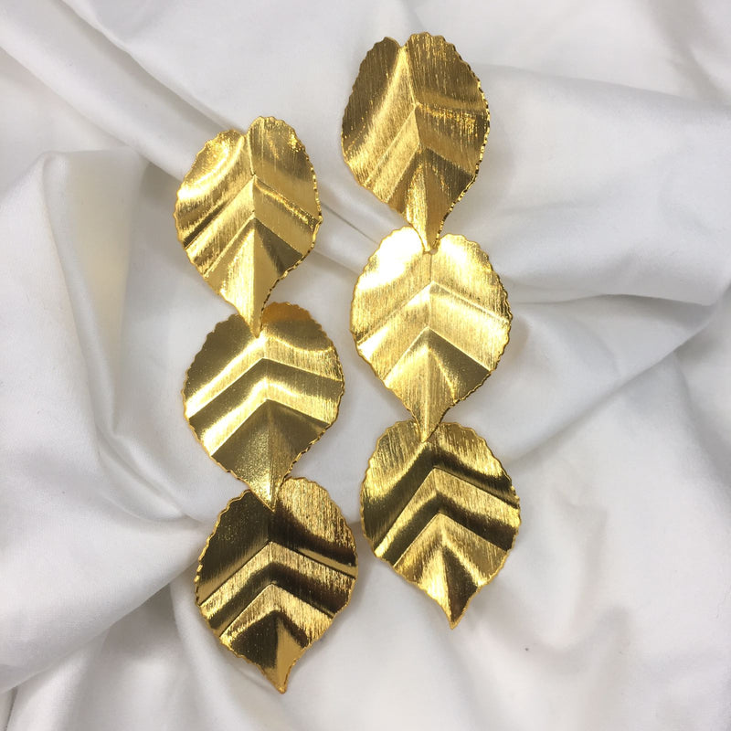 ARETES TRES HOJAS